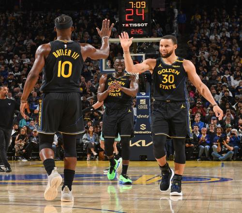 自苏牙以来，斯韦德贝里是首位西甲对皇马连续三场破门的外援（斯韦德贝里成自苏亚雷斯后首位在西甲对阵皇马连续三场破门的外援）