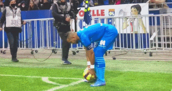 CBA俱乐部杯-广厦擒山东获三连胜 广东26分轻取江苏（CBA俱乐部杯：广厦力克山东豪取三连胜，广东26分大胜江苏）