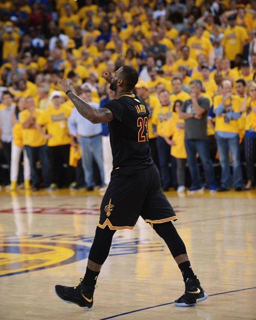 多特vs斯图加特：吉拉西、布兰特、乔布-贝林厄姆首发出战（多特迎战斯图加特：吉拉西、布兰特、乔布-贝林厄姆先发登场）