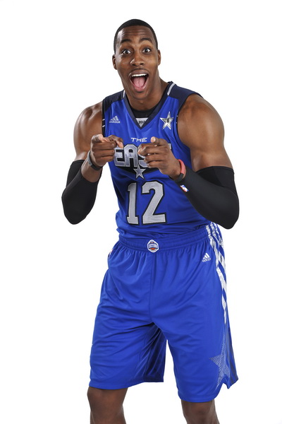 陈盈骏的精彩表现成为球队胜利的关键（球队获胜关键在于陈盈骏的出色发挥）