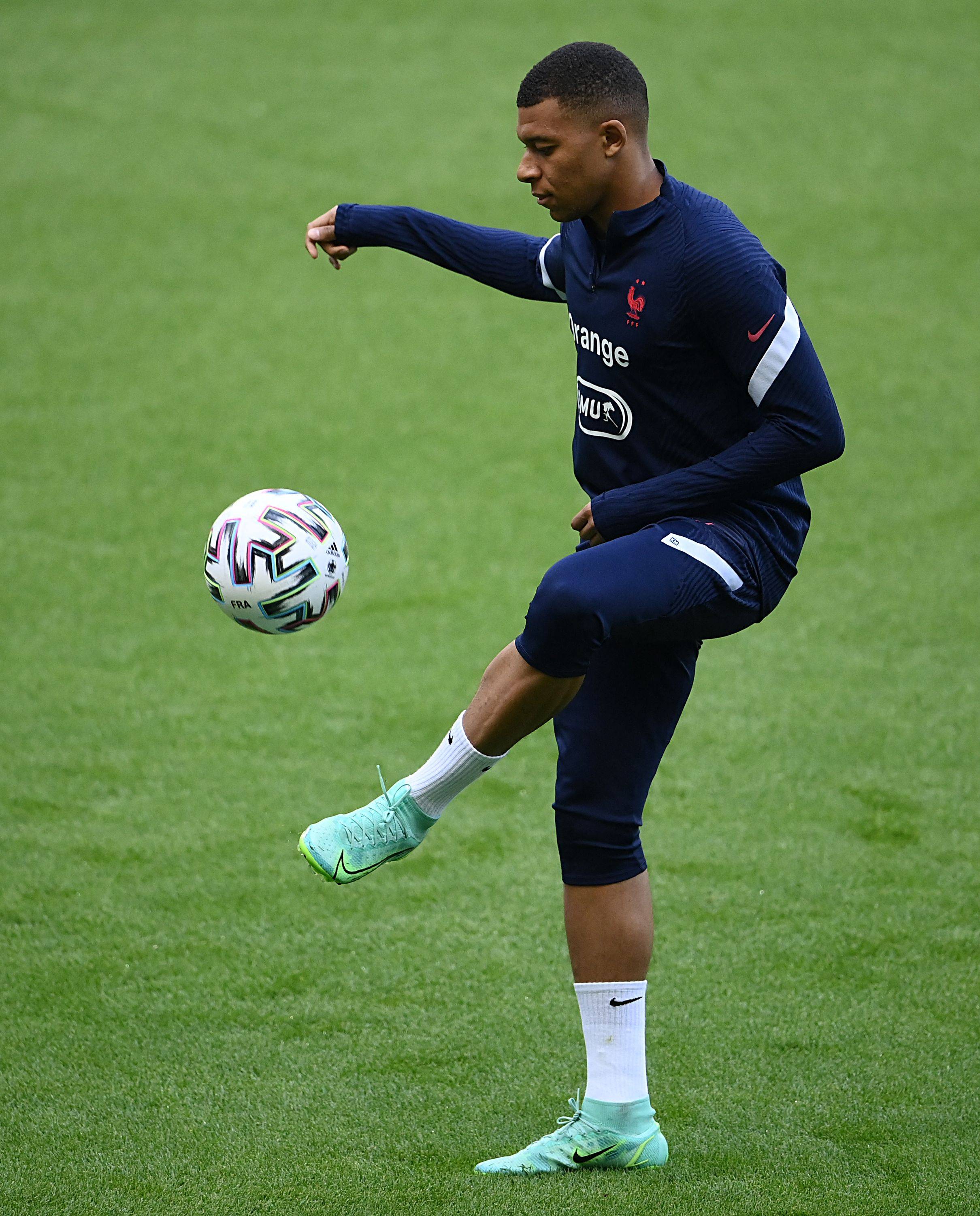 沪媒：申花亚精英赛或派出6外援阵容，力争保住晋级希望（沪媒：申花亚精英赛可能启用六外援配置，力图守住晋级机会）