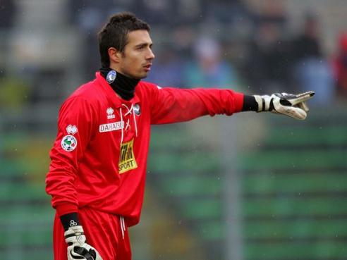 欧冠疯狂夜！3大豪门全逆转，17岁新星封神，后卫90秒双响炸场？（欧冠沸腾之夜：三大豪门齐逆转，17岁妖星封神，后卫90秒梅开二度引爆全场）