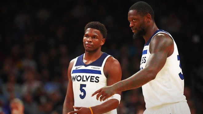 记者：莱万有一种几乎疯狂的求胜欲，他与哈维成了更衣室对手（记者：莱万胜欲近乎疯狂，与哈维在更衣室已成对立面）