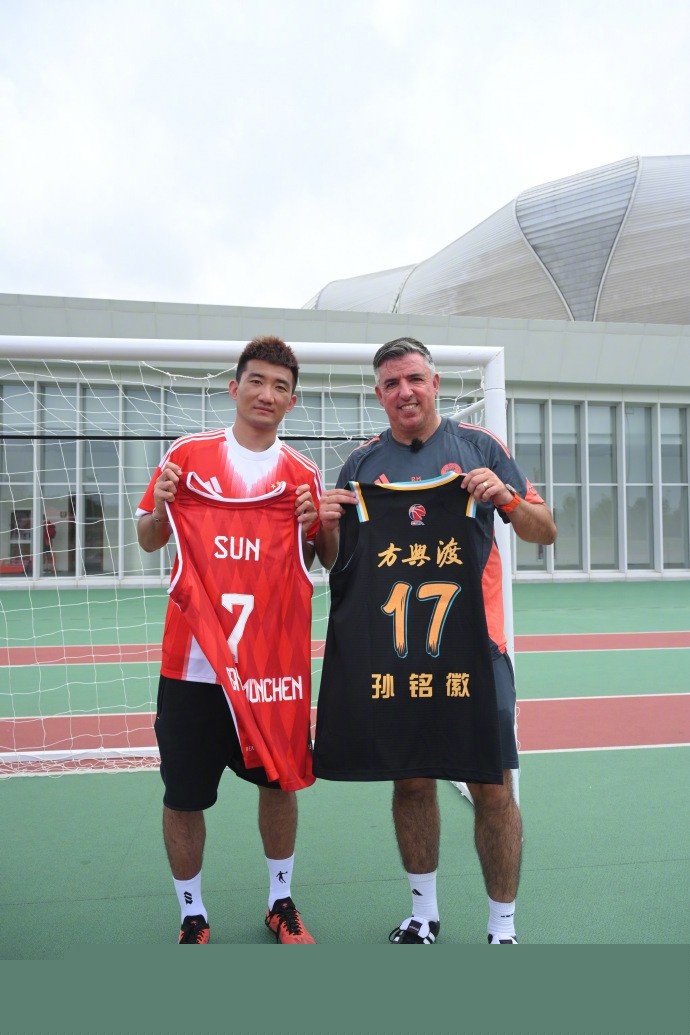 西班牙足协主席：我们会充分照顾球员利益，俱乐部可以放心（西班牙足协主席：将全力维护球员权益，俱乐部请放心）