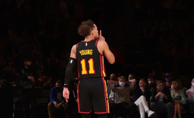 张琳芃个人中超第11冠，超越郑智独占中超历史夺冠次数第一（张琳芃收获个人第11座中超冠军，超越郑智独享历史夺冠次数榜首）