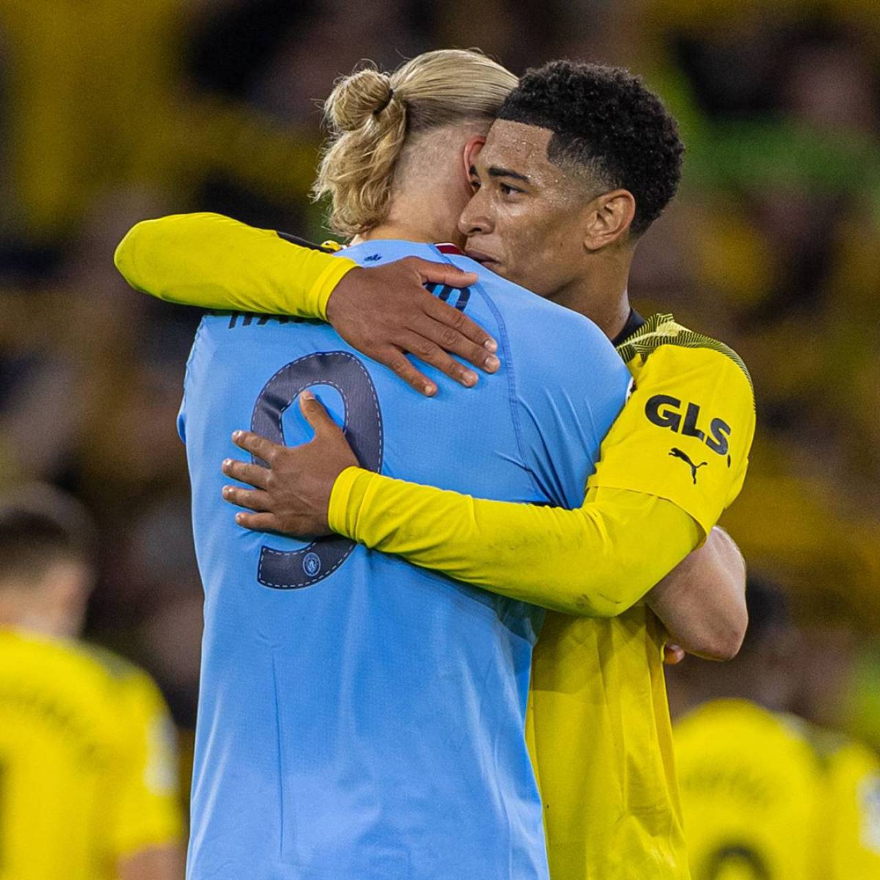 记者：阿贝洛亚在穆帅时代曾出卖多位队友，他是老佛爷的宠儿（记者称：穆帅时期阿贝洛亚曾出卖多位队友，深受老佛爷偏爱）