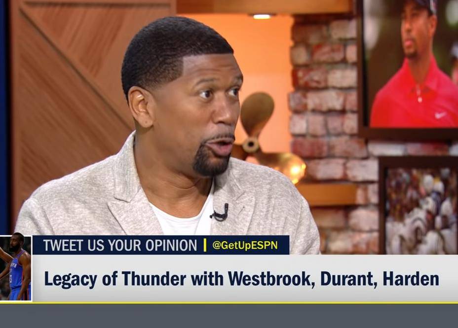 葡超战报：门将互送大礼，奥利维拉染红，葡体4-1吉马良斯（葡超战况：门将互送礼，奥利维拉染红，葡萄牙体育4-1吉马良斯）